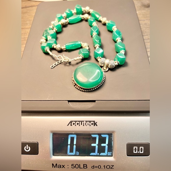 GREEN QUARTZ NECKLACE - Picture 7 of 11